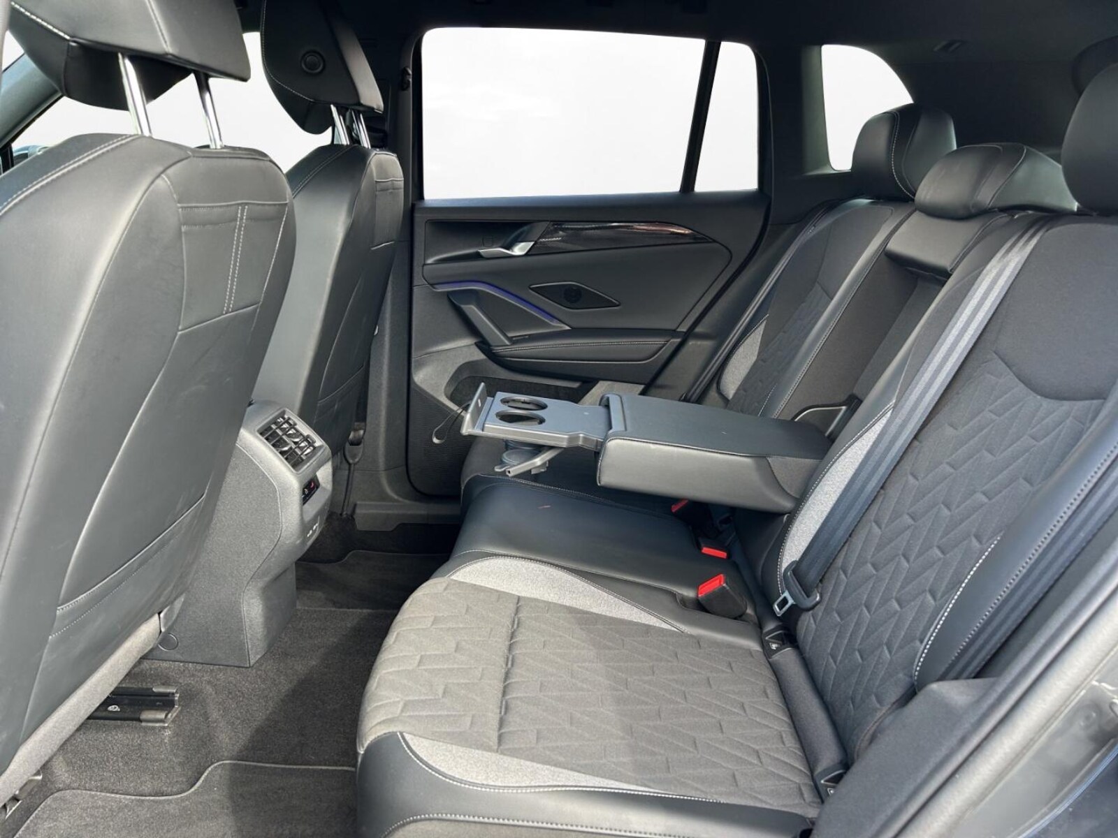 Volkswagen Tiguan – Bild 11