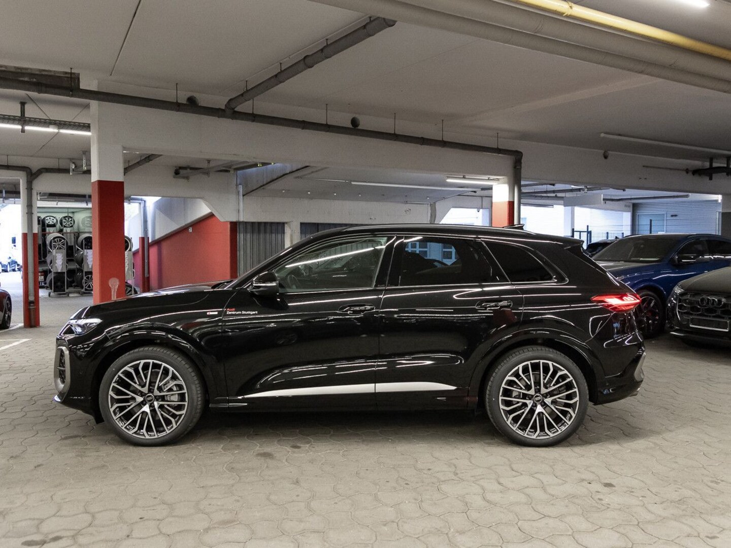 Bild über Audi Q5 SUV TDI quattro 150 kW S tronic - für weitere Informationen kontaktieren Sie den Audi Partner