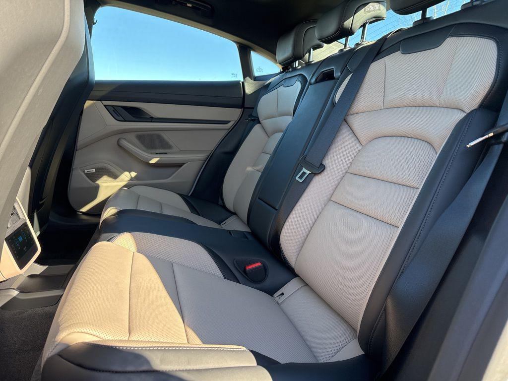 2025 Porsche Taycan S - Photo 49