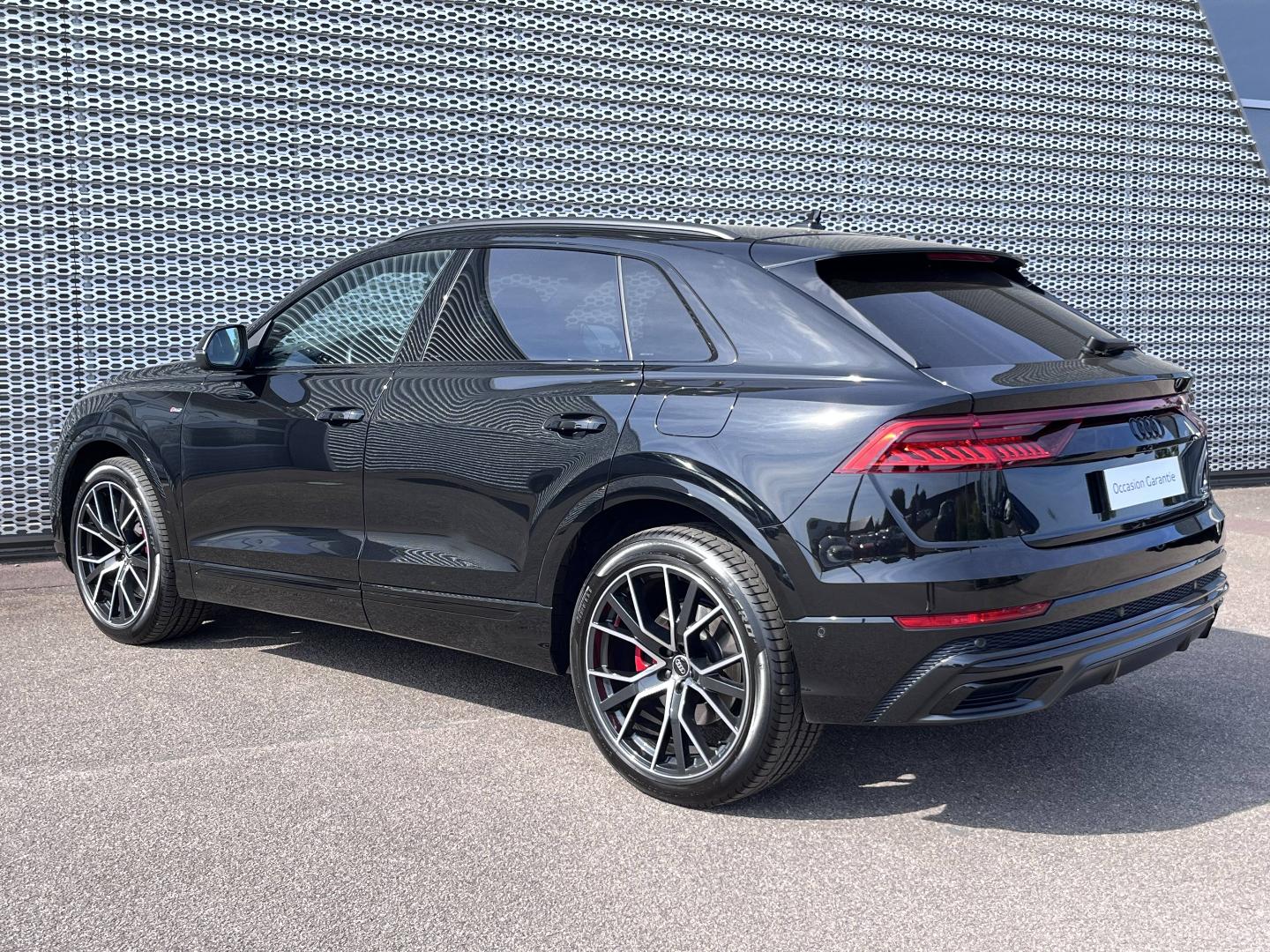 Image about Audi Q8 TFSI e Competition 60 TFSI e quattro 340 kW (462 ch) tiptronic