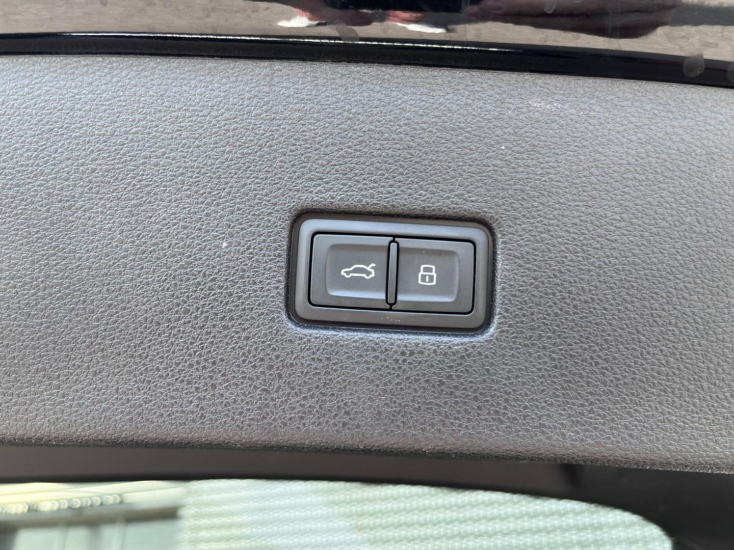 Image about Audi Q8 TFSI e Competition 60 TFSI e quattro 340 kW (462 ch) tiptronic