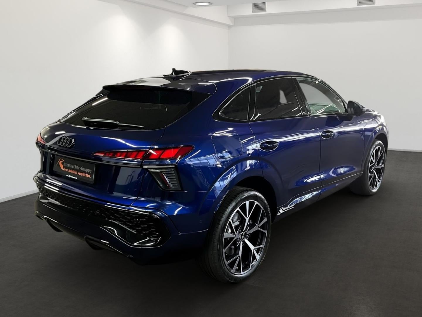 Bild über Audi Q3 Sportback e-hybrid e-hybrid 200 kW S tronic - für weitere Informationen kontaktieren Sie den Audi Partner
