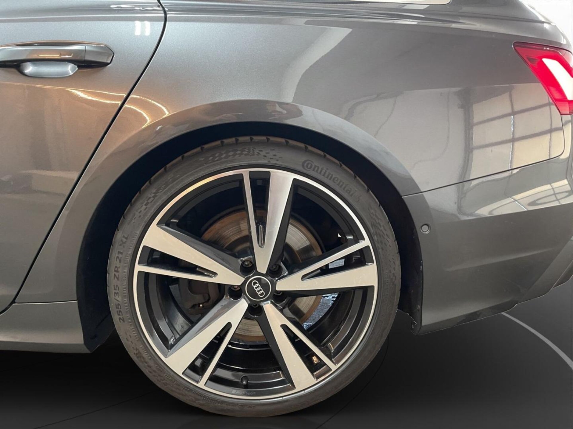 Audi S6 Avant
