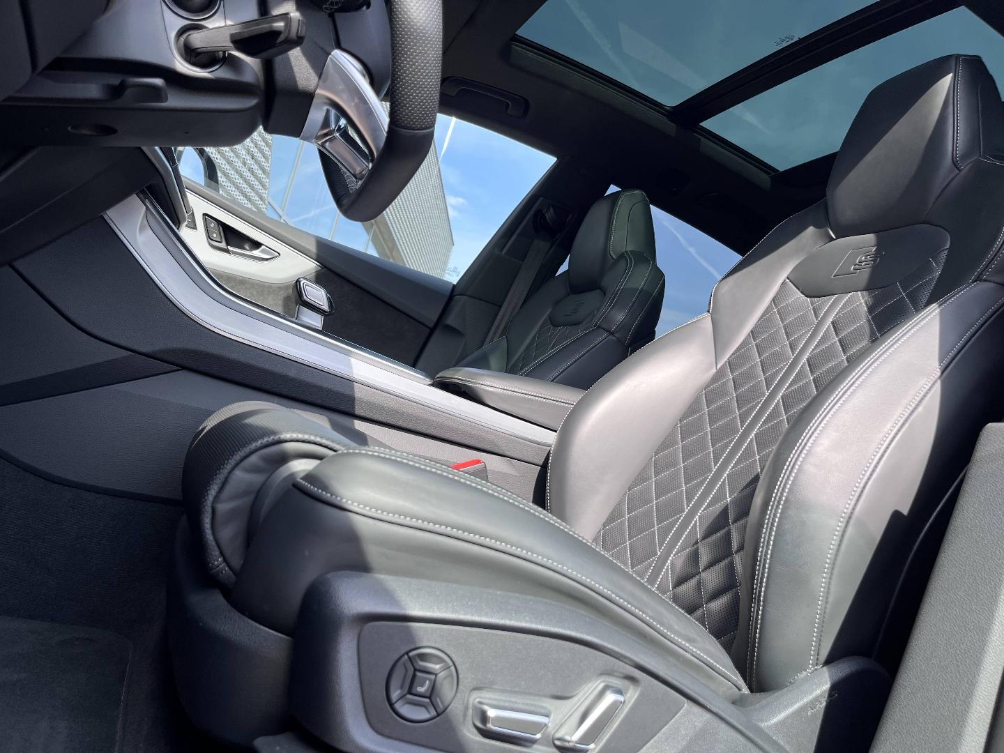 Image about Audi Q8 TFSI e Competition 60 TFSI e quattro 340 kW (462 ch) tiptronic