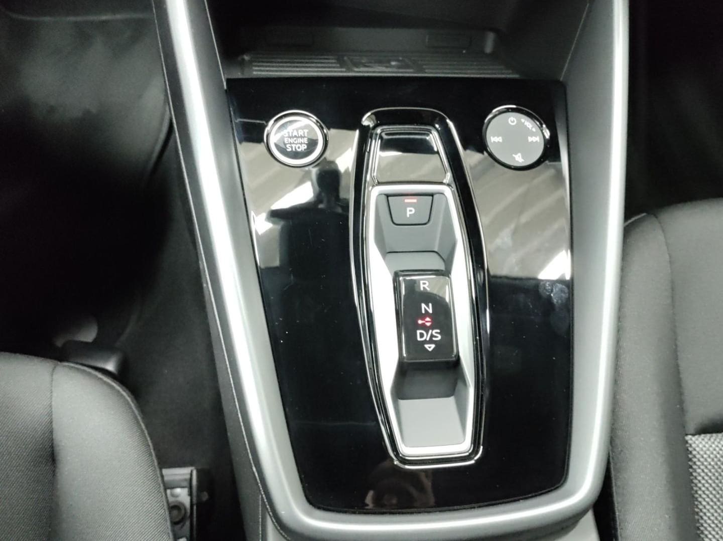 Bild über Audi A3 Limousine advanced 35 TFSI S tronic - für weitere Informationen kontaktieren Sie den Audi Partner