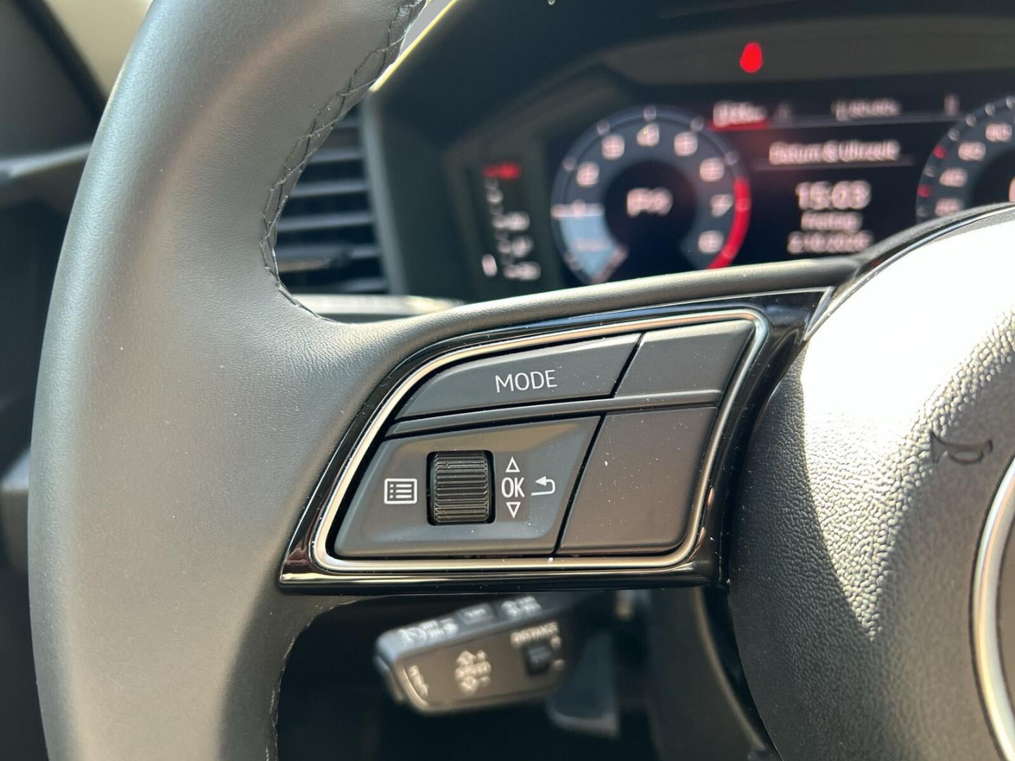 Bild über Audi A1 Sportback S line 25 TFSI S tronic - für weitere Informationen kontaktieren Sie den Audi Partner