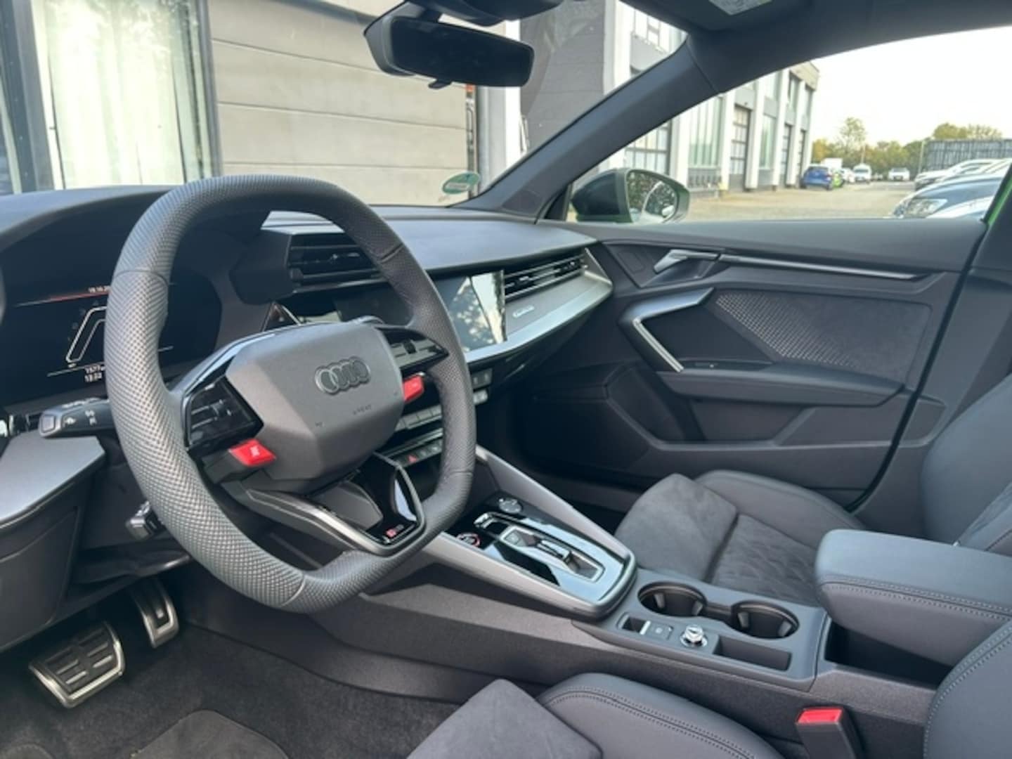 Bild über Audi RS 3 Sportback TFSI quattro 294 kW S tronic - für weitere Informationen kontaktieren Sie den Audi Partner