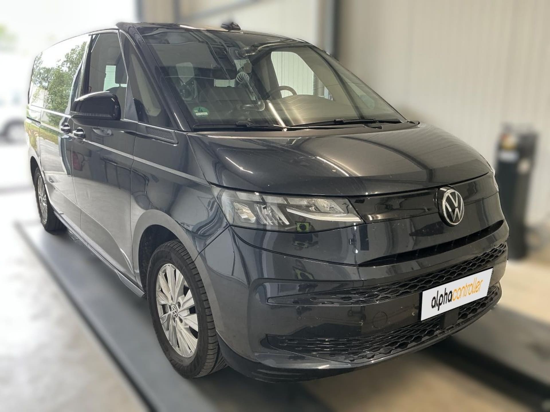 Volkswagen Multivan Langversion Basis-Modell