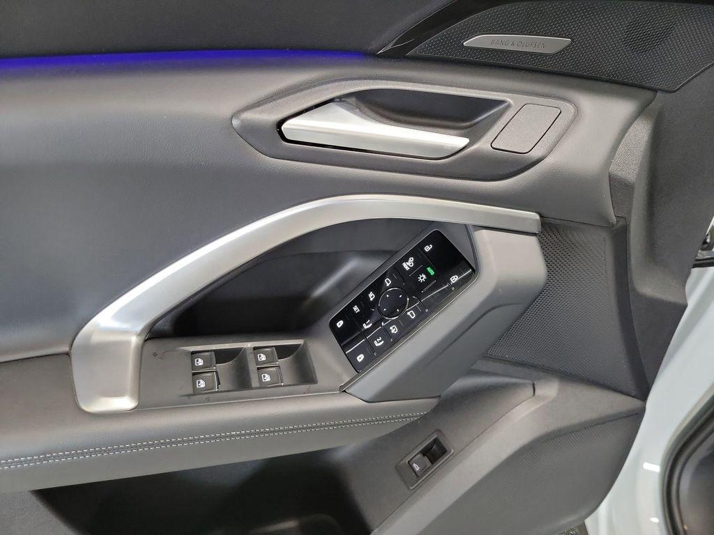 2025 Audi Q5 Premium Plus - Photo 12