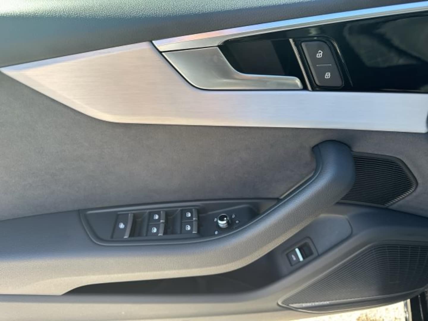 Bild über Audi S5 Cabriolet TFSI quattro tiptronic - für weitere Informationen kontaktieren Sie den Audi Partner
