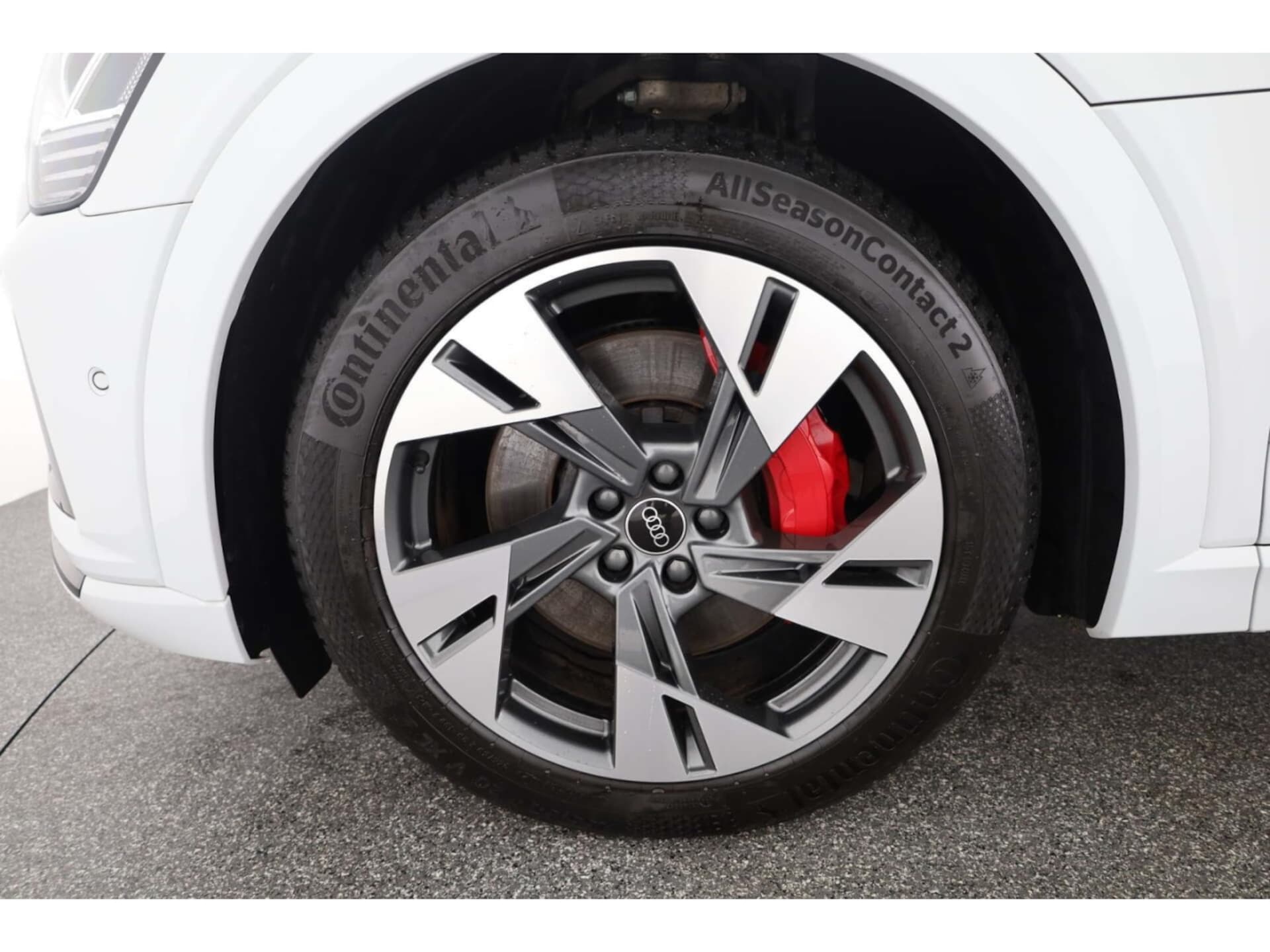 Audi Q8 Sportback e-tron S line