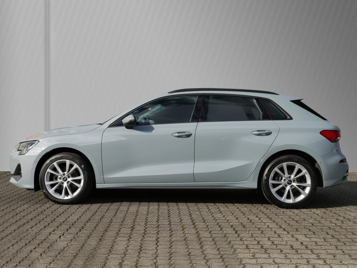 Bild über Audi A3 Sportback 35 TFSI Schaltgetriebe - für weitere Informationen kontaktieren Sie den Audi Partner