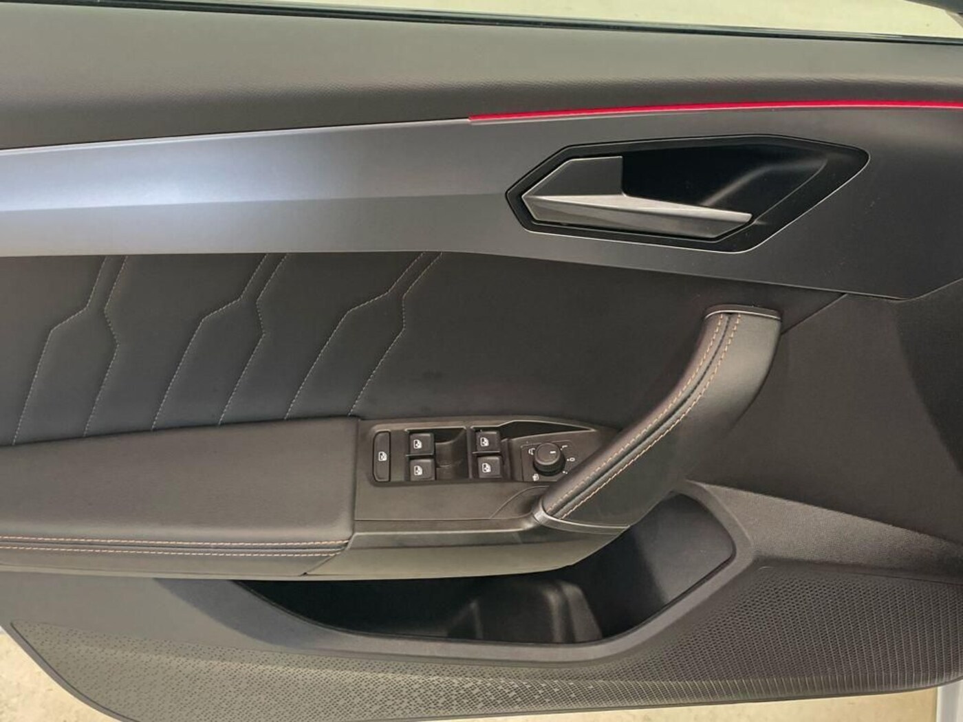 CUPRA Leon Sportstourer 1.5 eTSI DSG 110 kW (150 CV) — photo 19