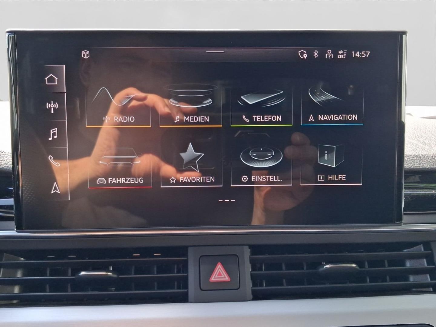 Bild über Audi A4 Avant S line 40 TDI quattro S tronic - für weitere Informationen kontaktieren Sie den Audi Partner