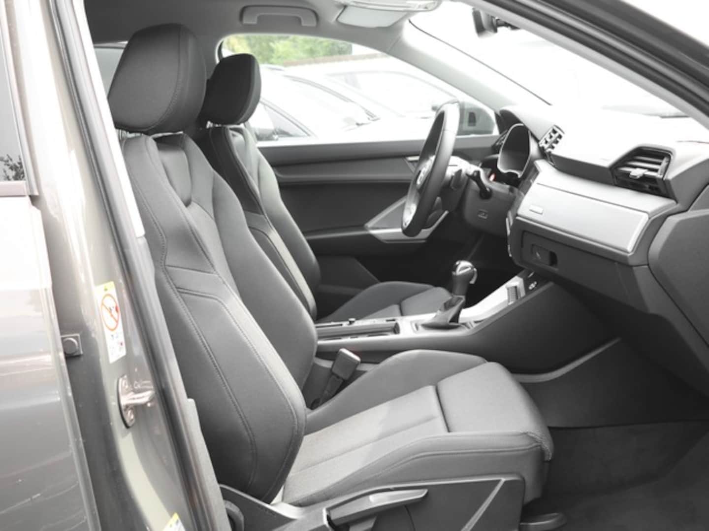 Bild über Audi Q3 advanced 35 TFSI S tronic - für weitere Informationen kontaktieren Sie den Audi Partner