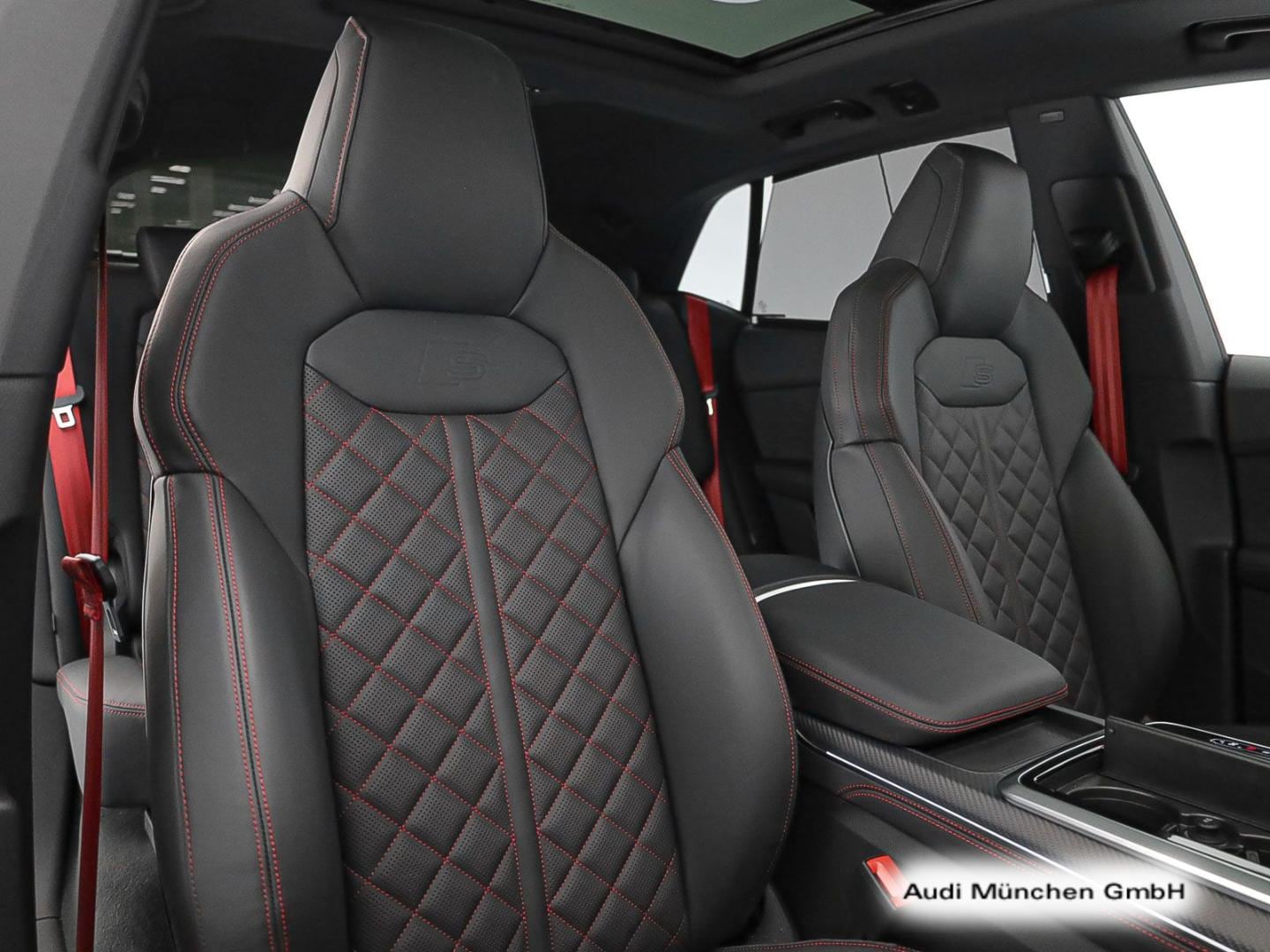 Bild über Audi Q8 SUV S line business TDI quattro 210 kW tiptronic - für weitere Informationen kontaktieren Sie den Audi Partner