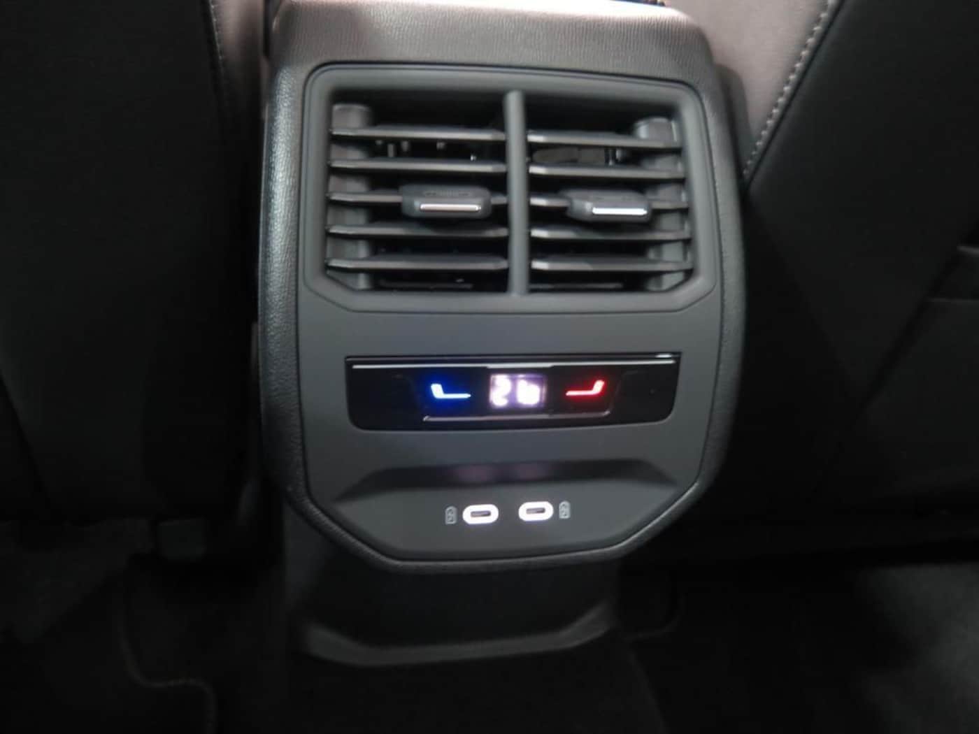 CUPRA Leon Sportstourer 1.5 eTSI DSG 110 kW (150 CV) — photo 13