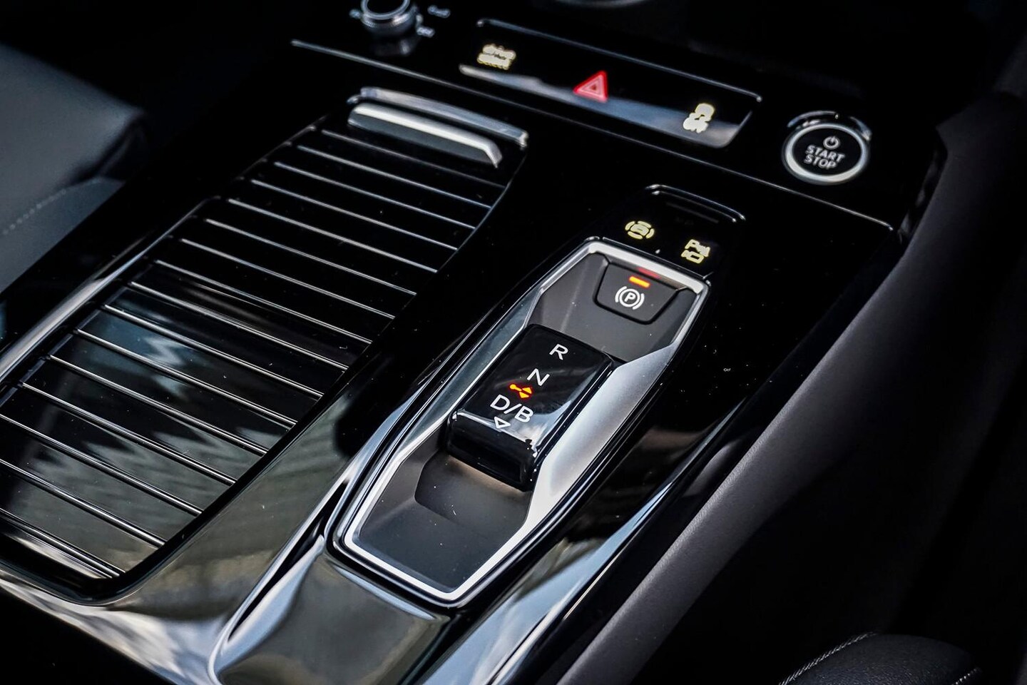 Image about Audi Q6 SUV e-tron e-tron
