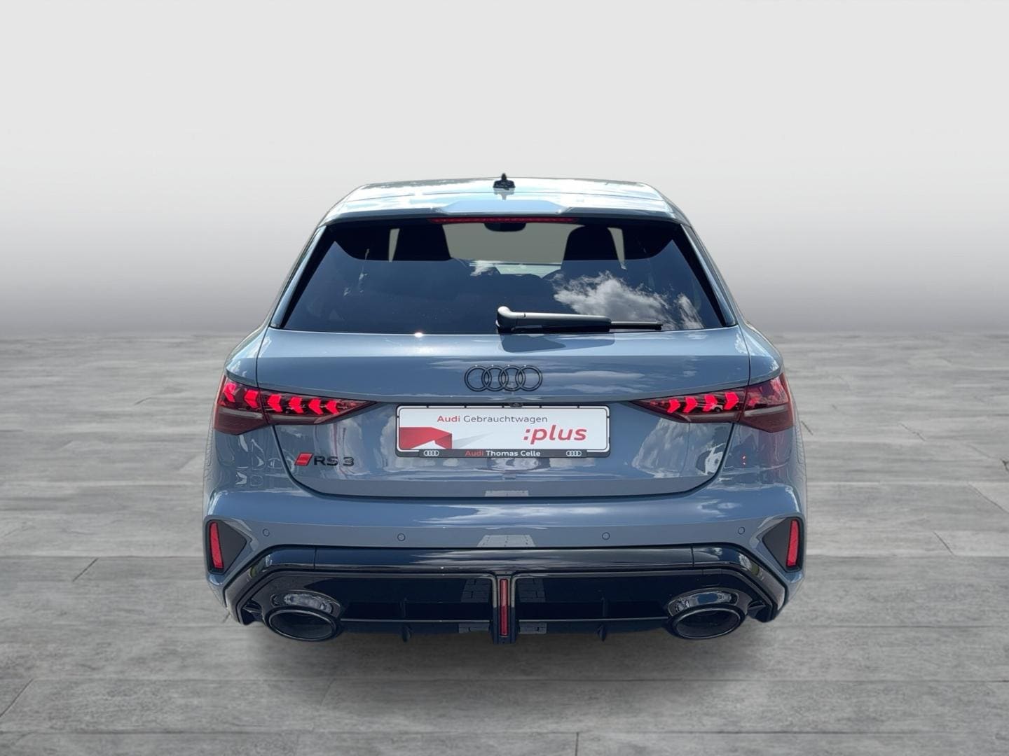 Bild über Audi RS 3 Sportback TFSI quattro S tronic - für weitere Informationen kontaktieren Sie den Audi Partner