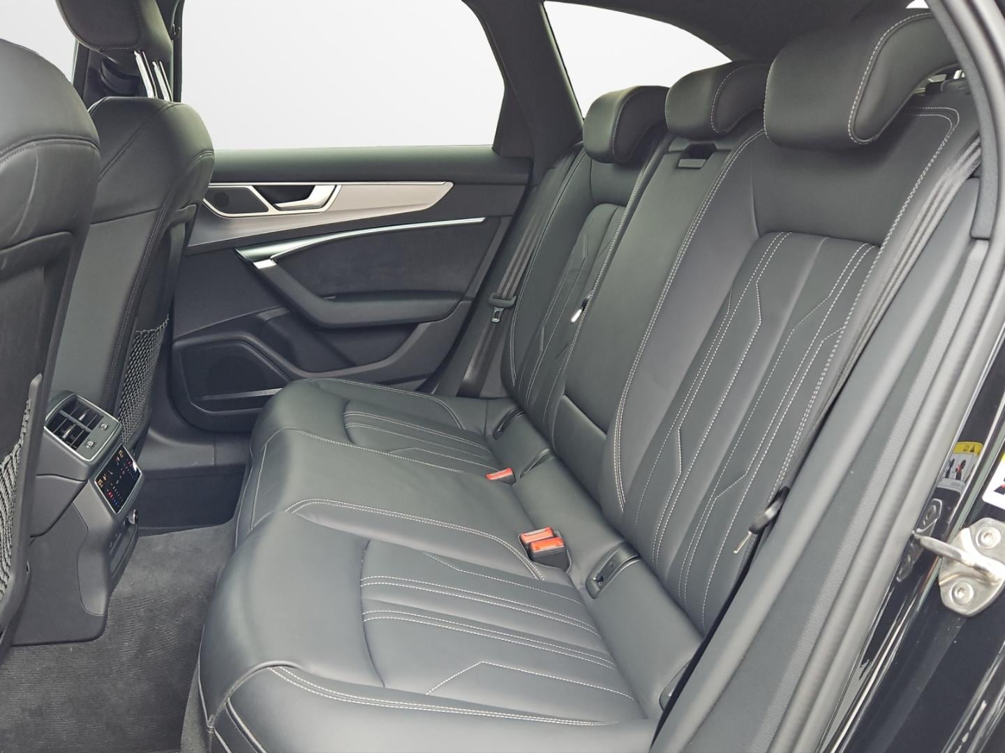 Bild über Audi S6 Avant TDI quattro tiptronic - für weitere Informationen kontaktieren Sie den Audi Partner