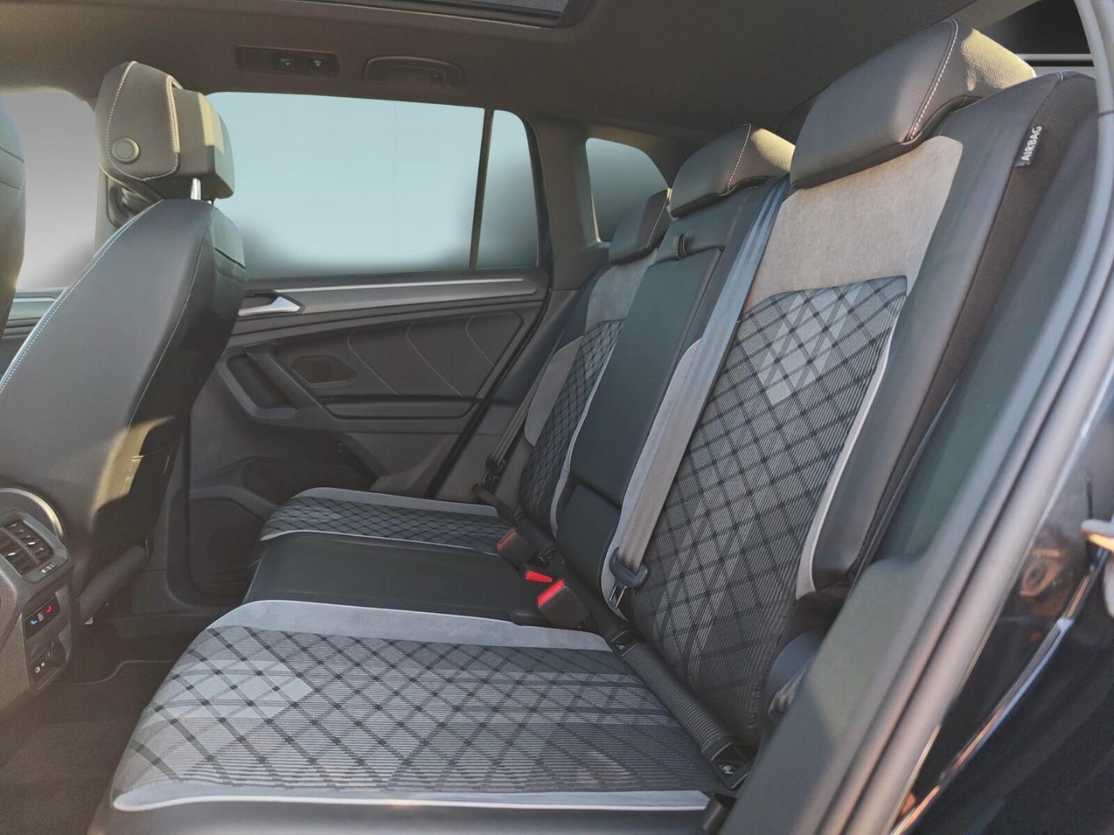 Volkswagen Tiguan – Bild 12