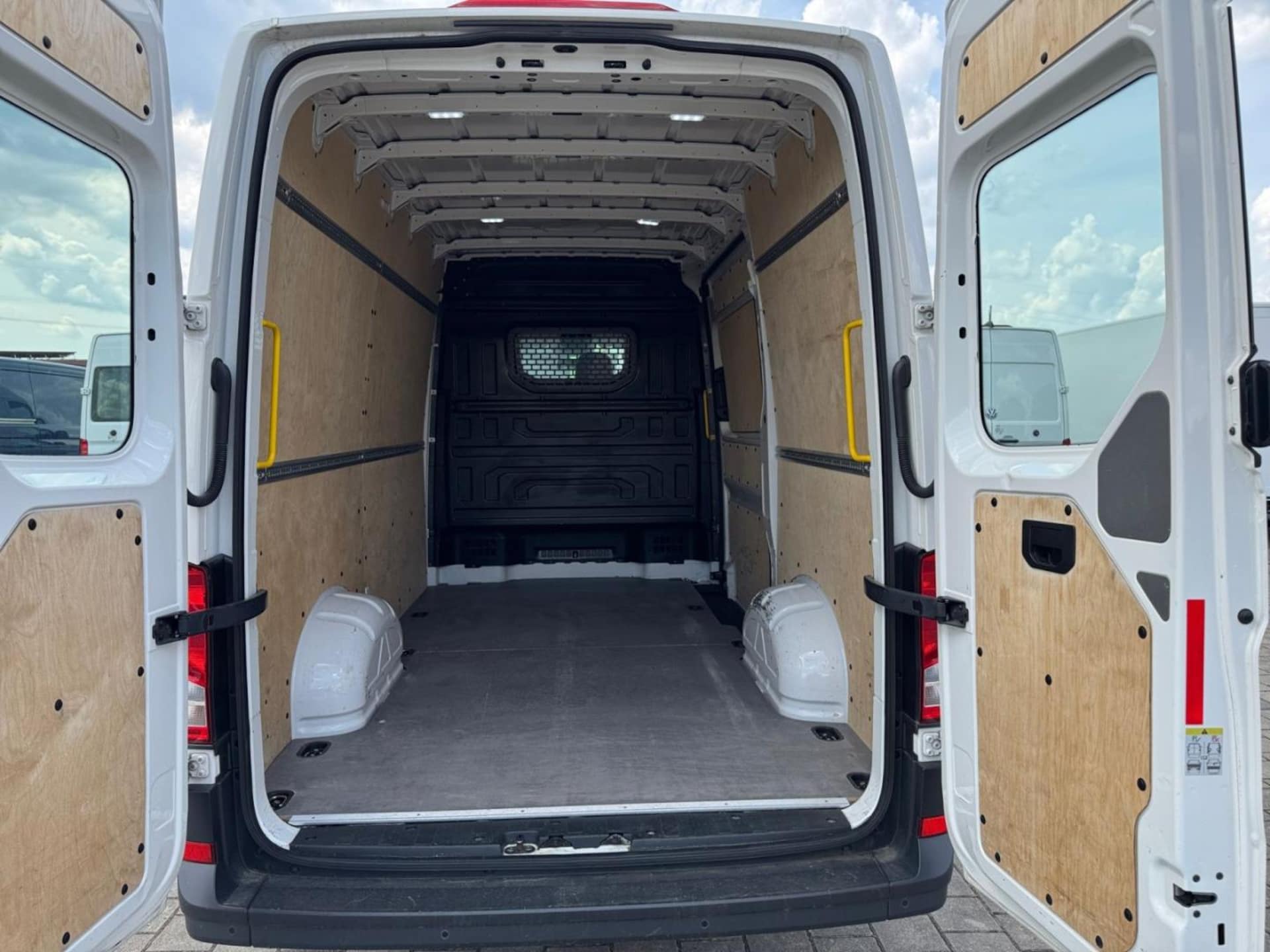 Volkswagen Crafter Kasten mittlerer Radstand