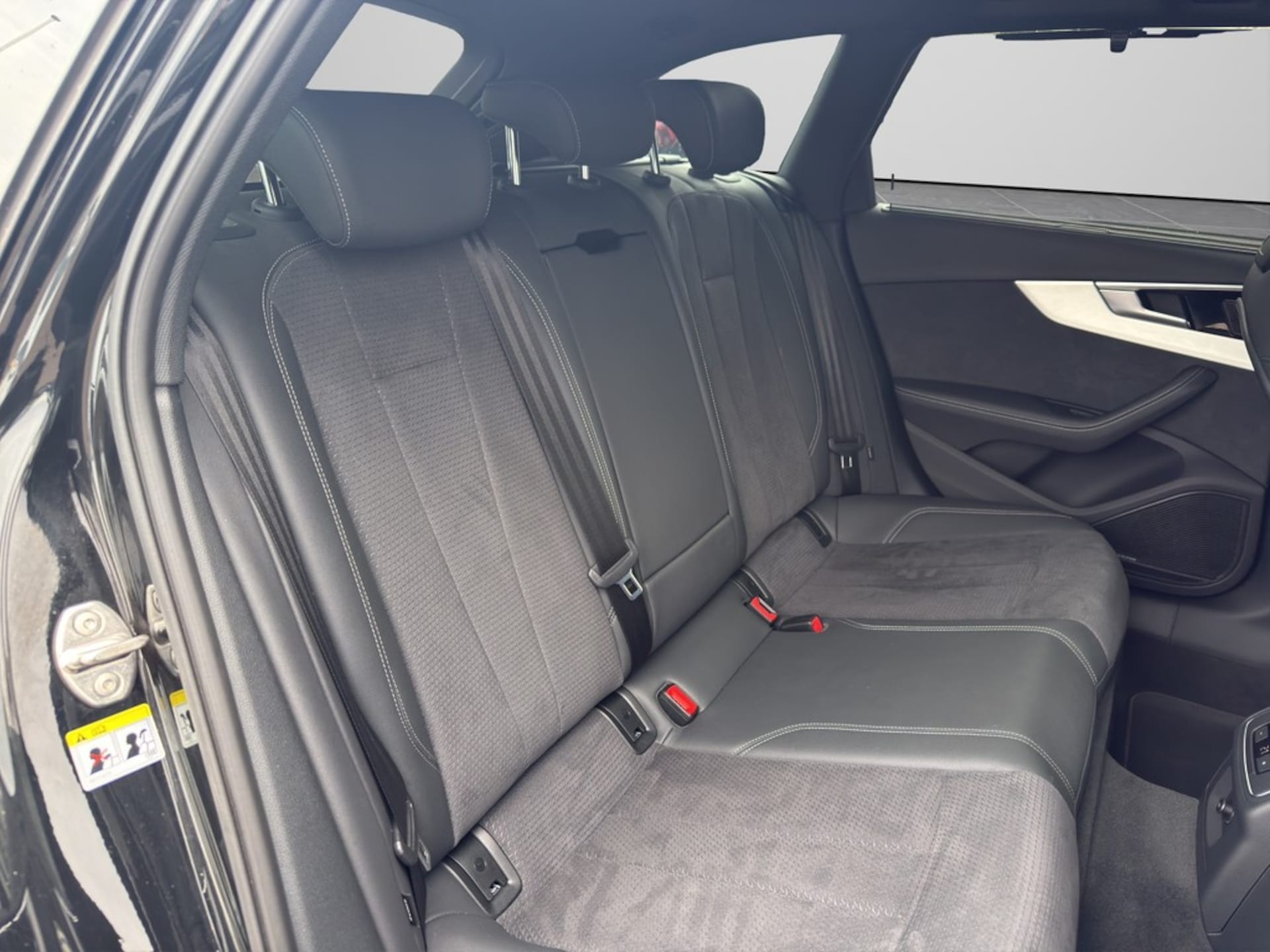 Audi A4 Avant S line