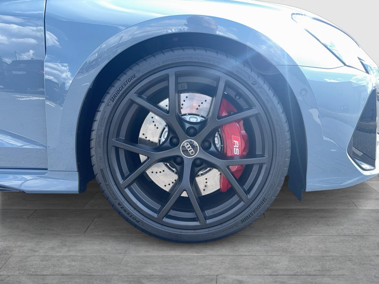 Bild über Audi RS 3 Sportback TFSI quattro S tronic - für weitere Informationen kontaktieren Sie den Audi Partner
