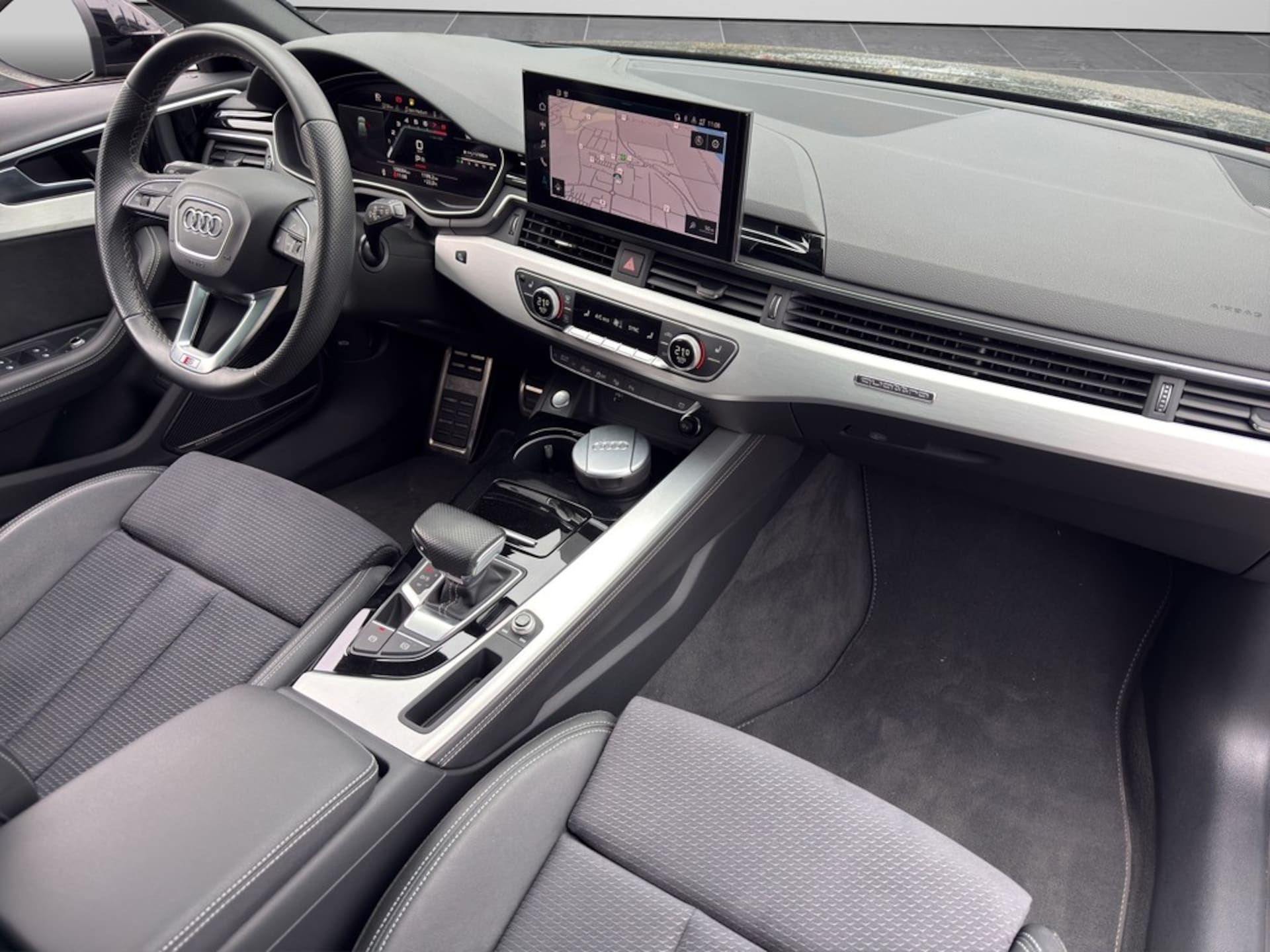 Audi A4 Avant S line