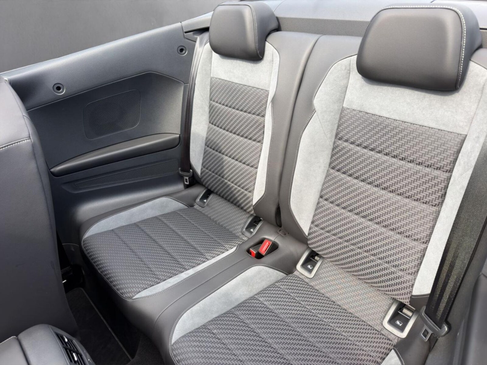 Volkswagen T-Roc Cabriolet – Bild 10