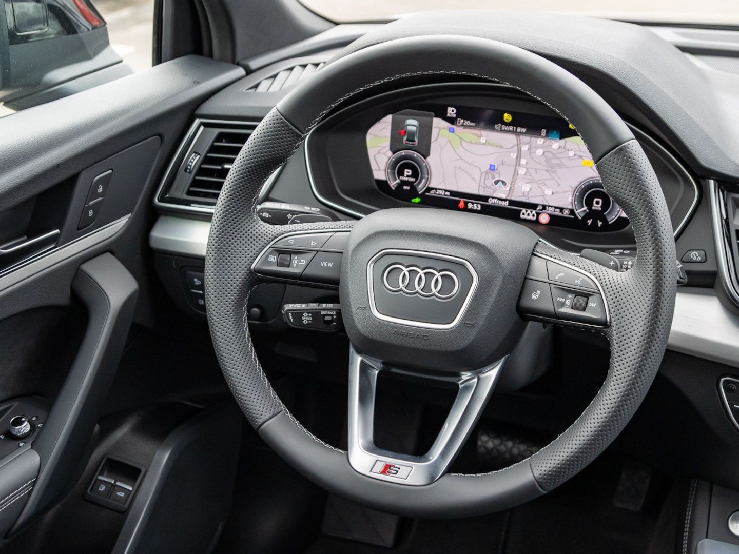 Bild über Audi Q5 Sportback TFSI e S line business 50 TFSI e quattro S tronic - für weitere Informationen kontaktieren Sie den Audi Partner