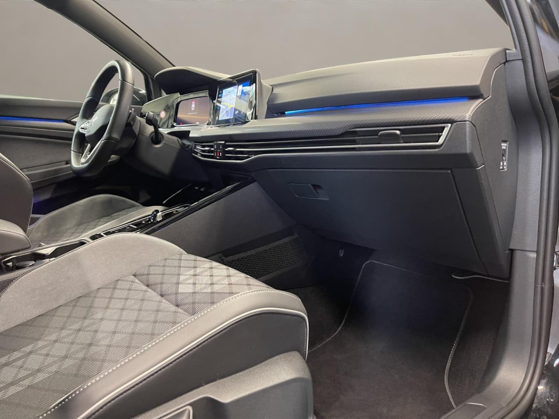 Volkswagen Golf R-Line