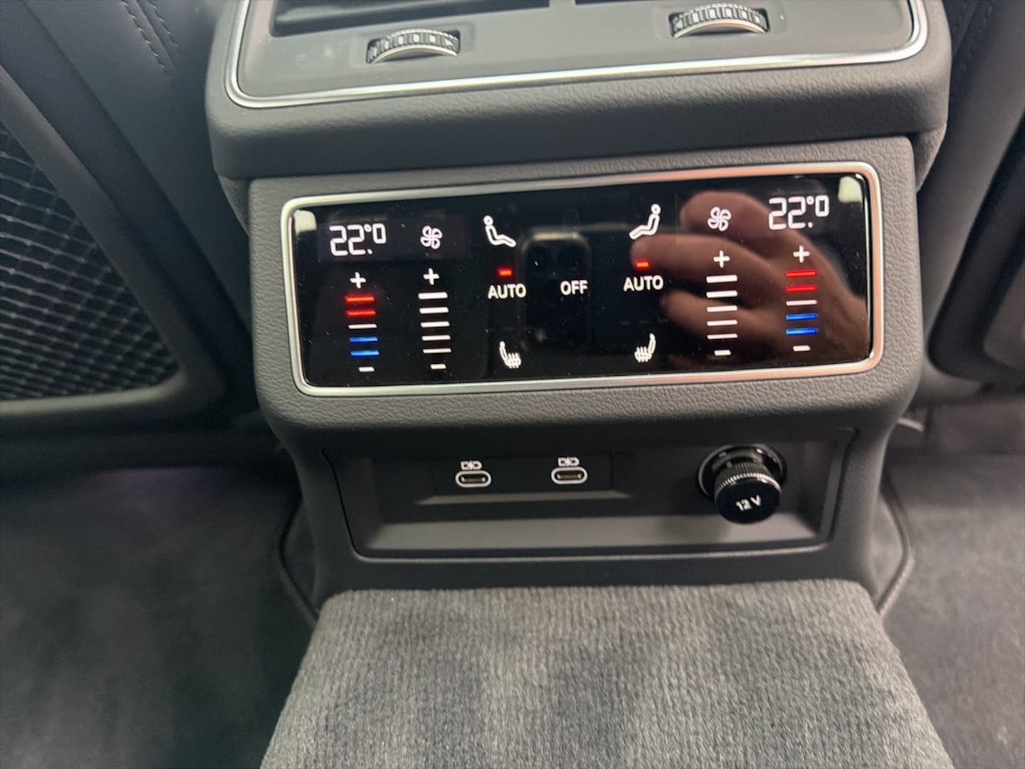Bild über Audi RS 6 Avant performance quattro tiptronic - für weitere Informationen kontaktieren Sie den Audi Partner