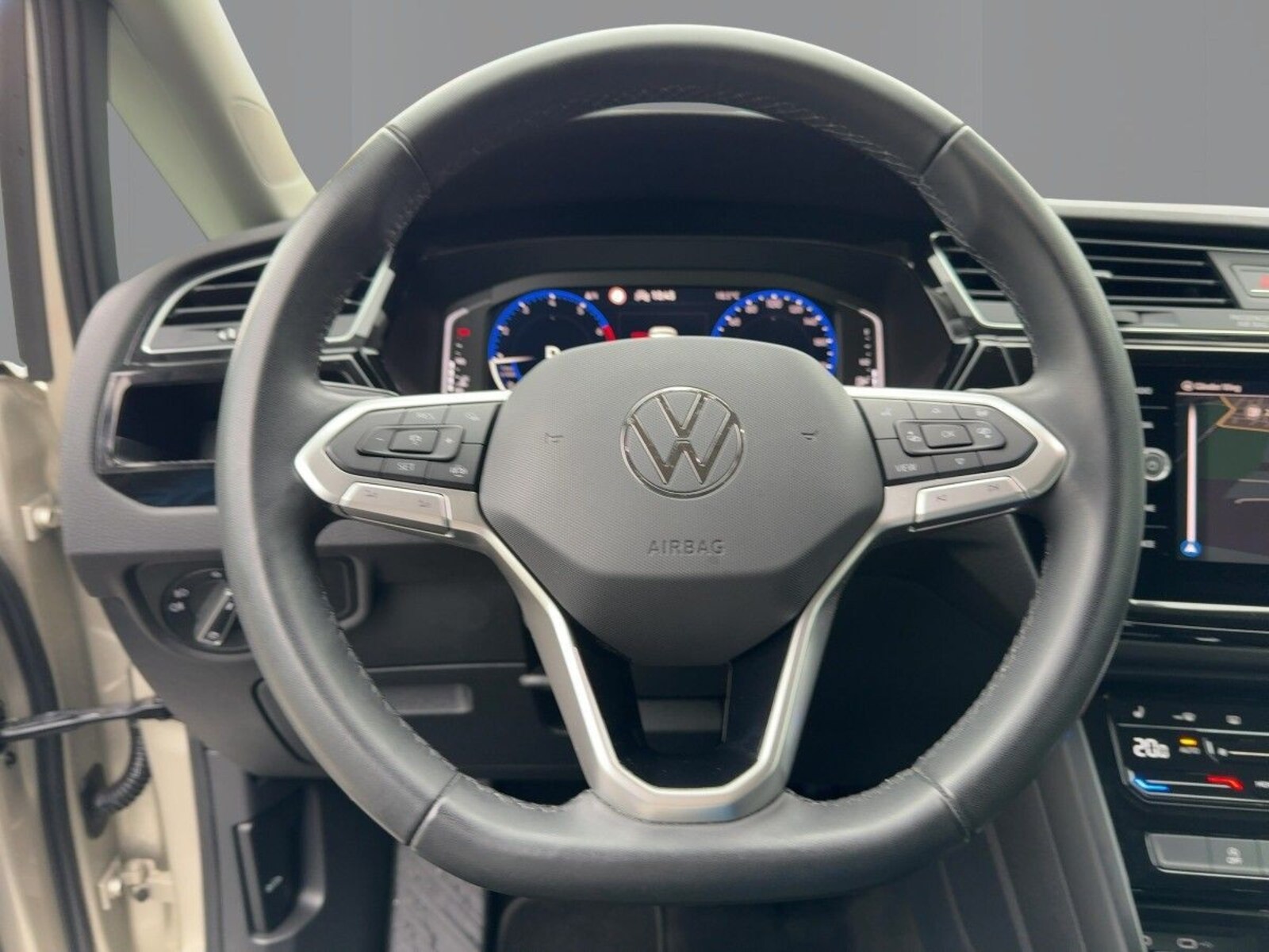 Volkswagen Touran – Bild 12