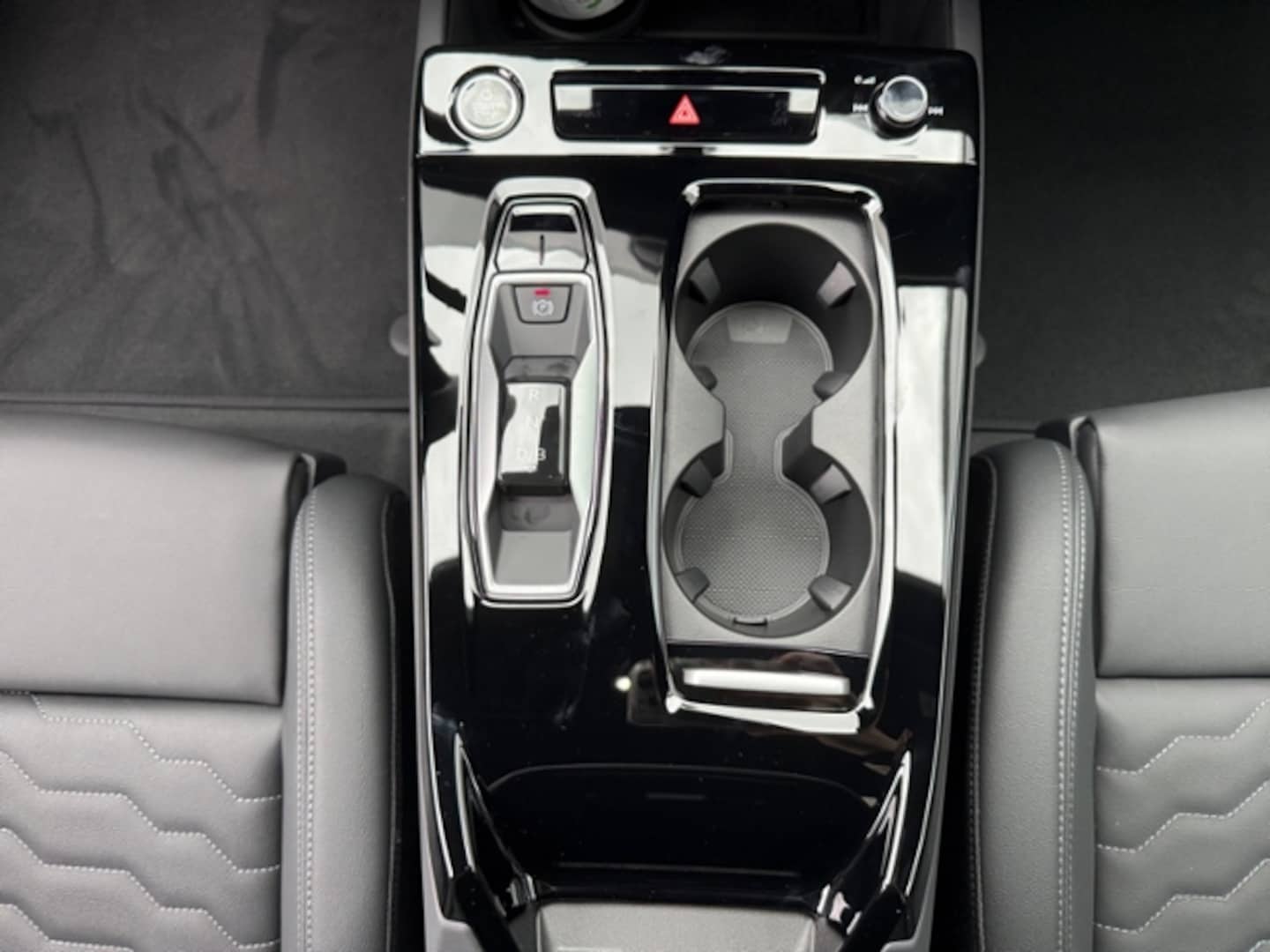 Bild über Audi A6 Avant e-tron S line business e-tron quattro 315 kW - für weitere Informationen kontaktieren Sie den Audi Partner