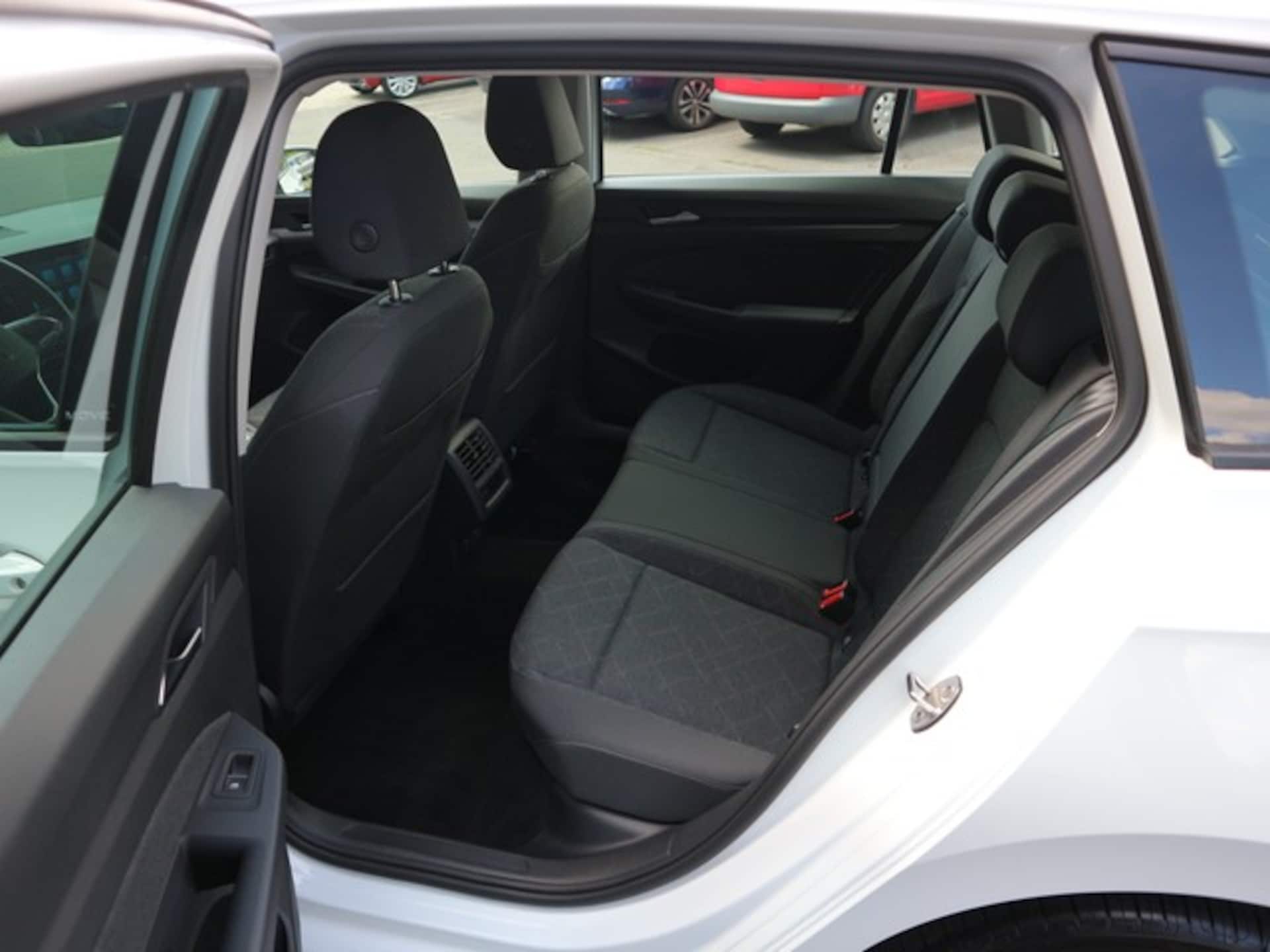 Volkswagen Golf Variant Life