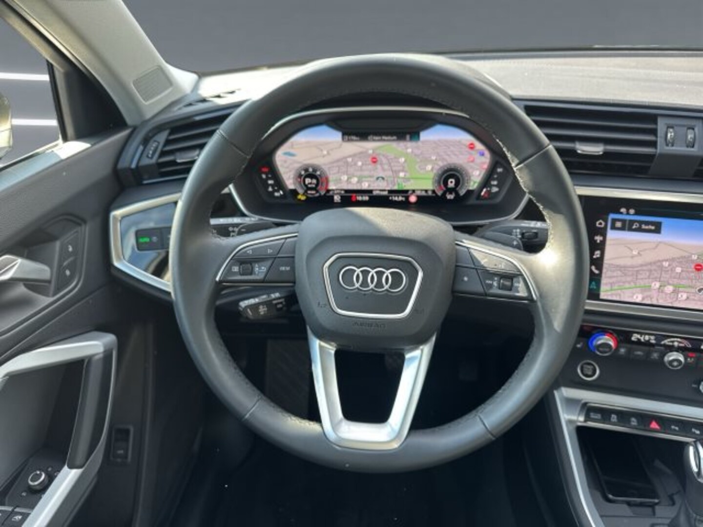 Bild über Audi Q3 TDI 110 kW S tronic - für weitere Informationen kontaktieren Sie den Audi Partner