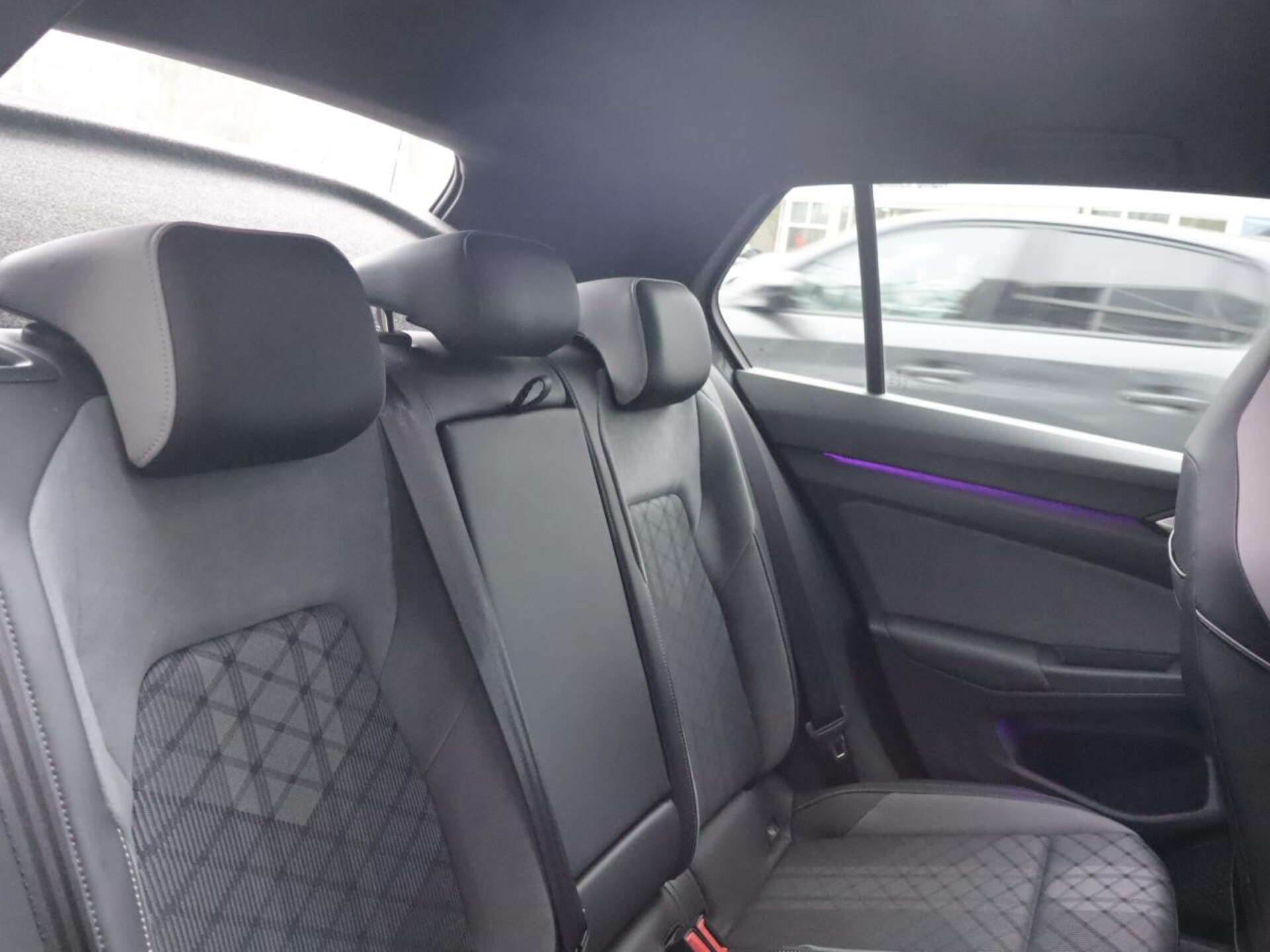 Volkswagen Golf R-Line