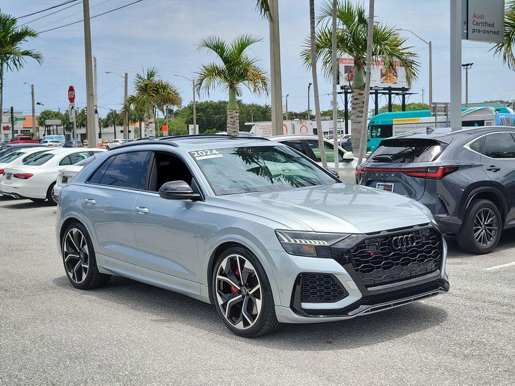 2024 Audi RS Q8 -'s photo