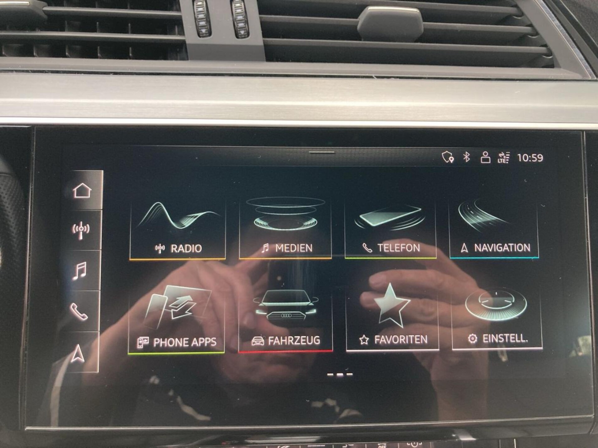 Audi e-tron S line