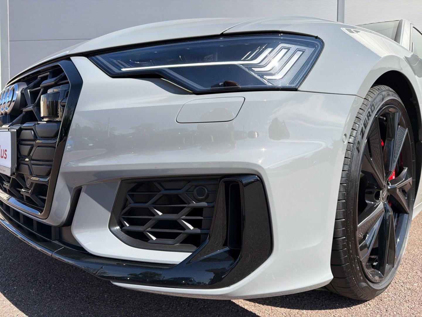 Bild über Audi S6 Avant TDI quattro tiptronic - für weitere Informationen kontaktieren Sie den Audi Partner
