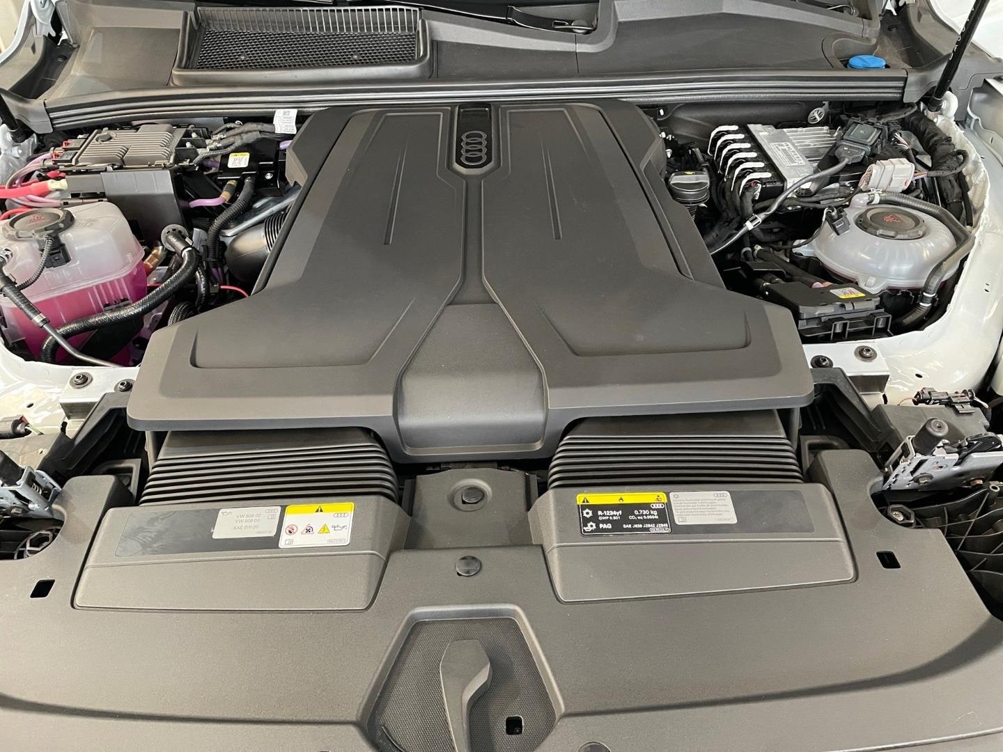 Bild über Audi Q7 SUV TDI quattro 220 kW tiptronic - für weitere Informationen kontaktieren Sie den Audi Partner