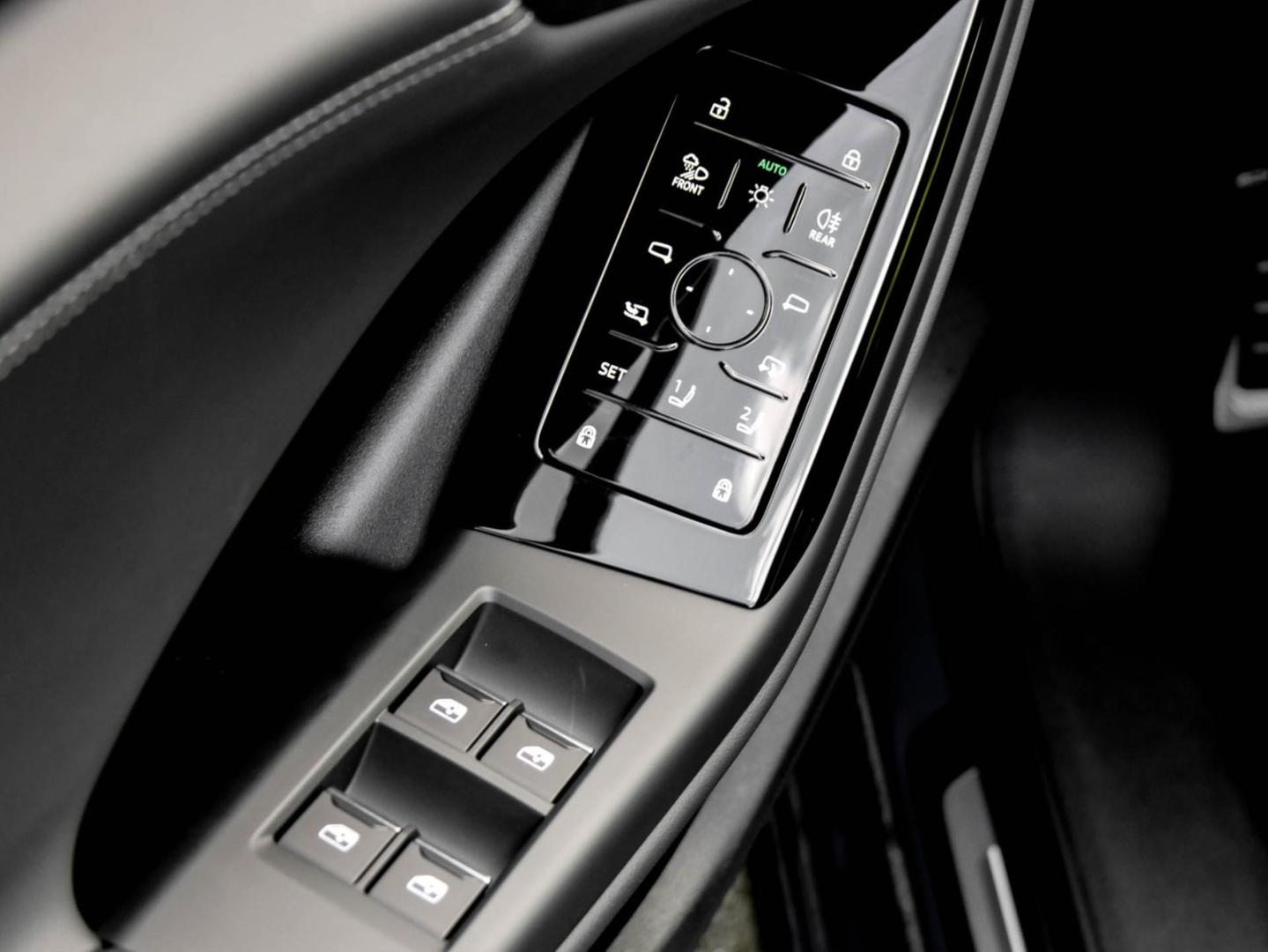 Image about Audi Q6 SUV e-tron e-tron quattro