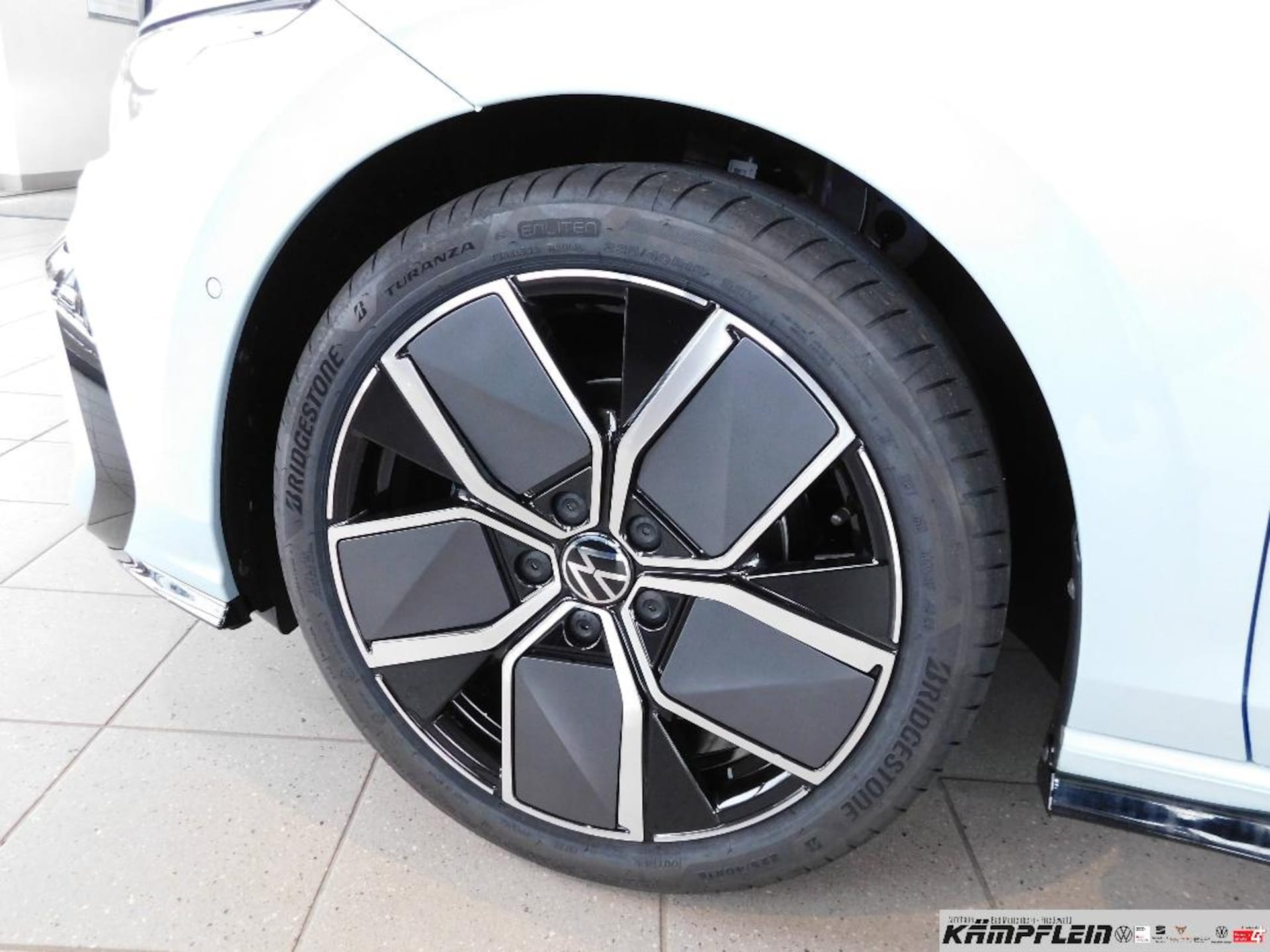 Volkswagen Golf R-Line