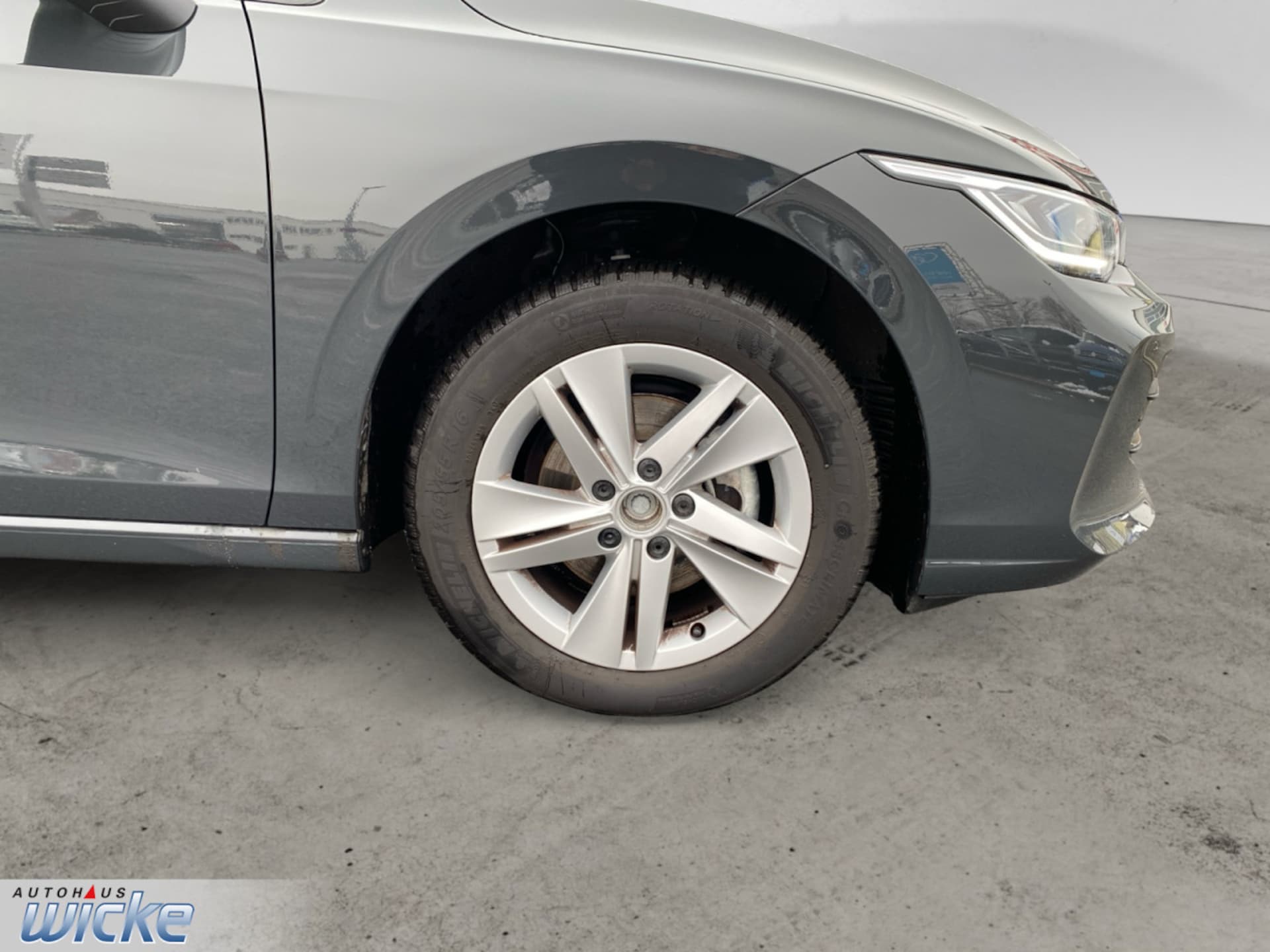 Volkswagen Golf Life