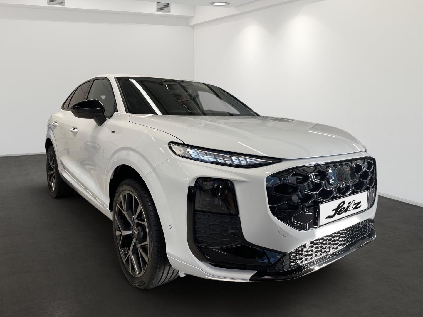 Bild über Audi Q3 Sportback e-hybrid e-hybrid 200 kW S tronic - für weitere Informationen kontaktieren Sie den Audi Partner