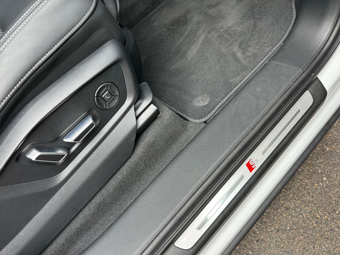 Image about Audi SQ7 SQ7 TFSI 373 kW tiptronic