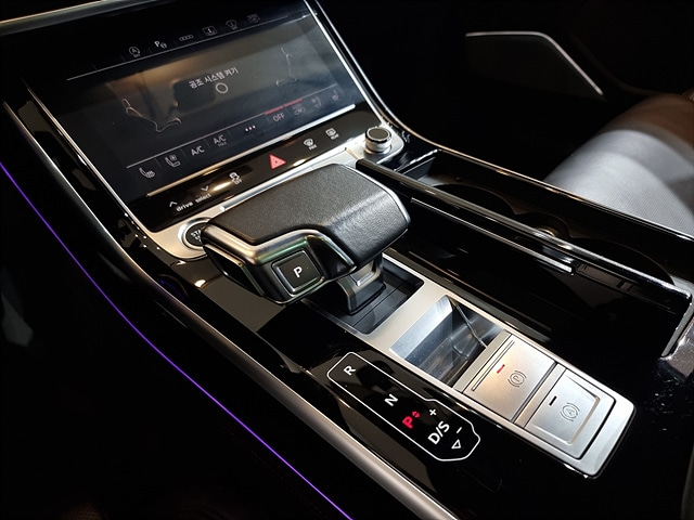 Audi A8 55 TFSI quattro 250 340 kW hp tiptronic 10