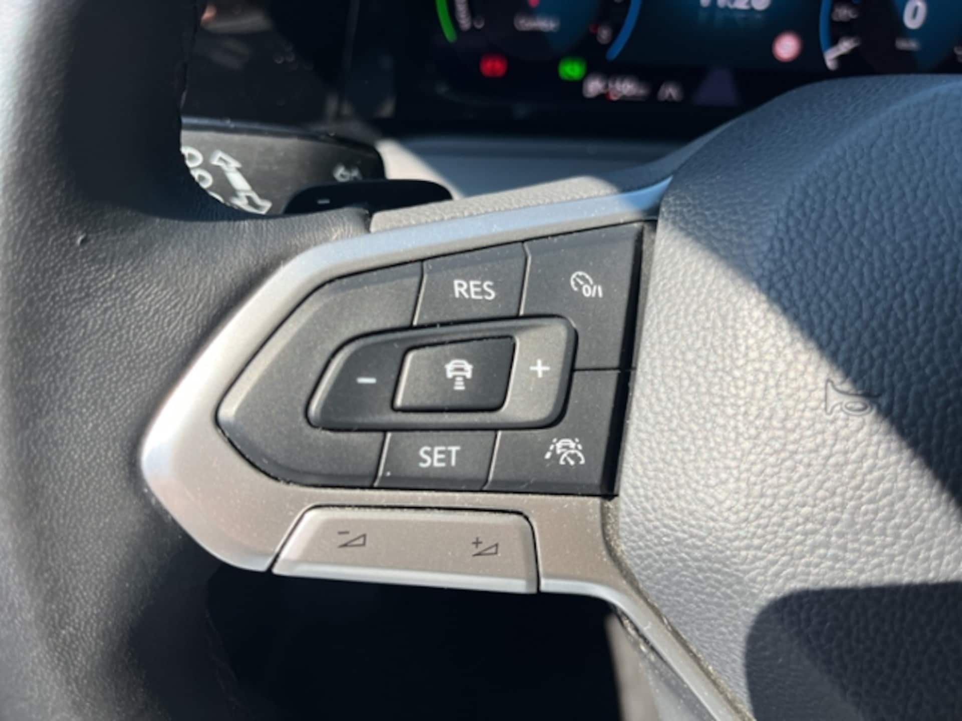 Volkswagen Golf Style