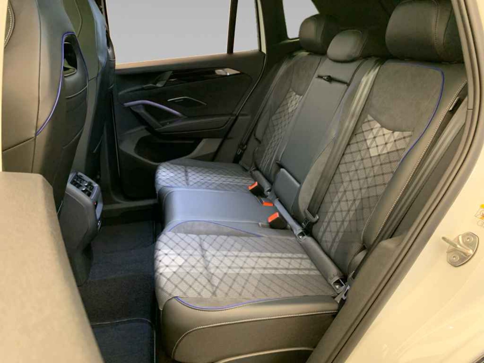 Volkswagen Tiguan – Bild 11